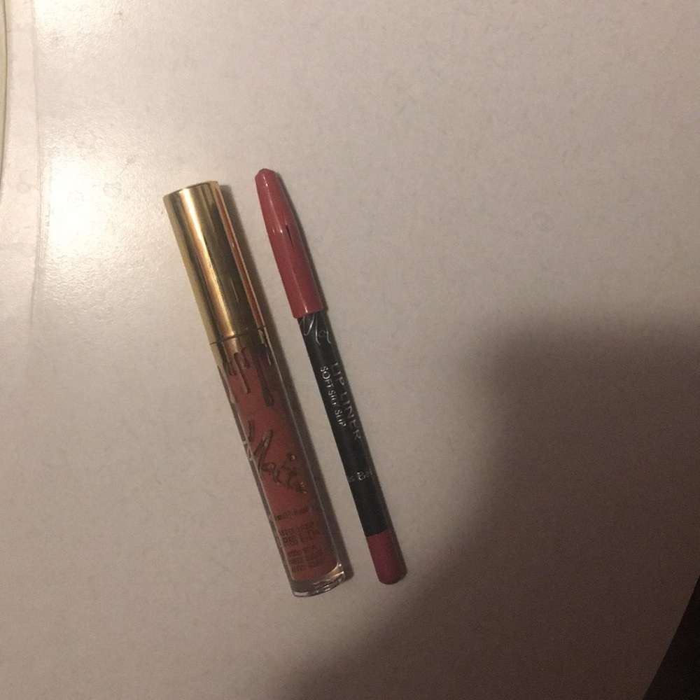 Matte Lipstick and Lip Liner
